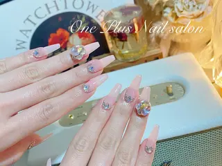 ネイル One Plus Nail Salonのネイルデザイン