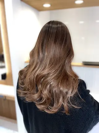 カラー 小島 仁美のヘアスタイル