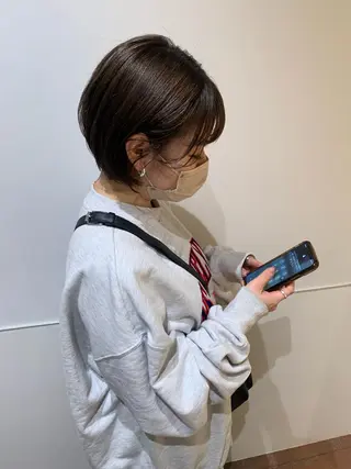ショート カラー 片岡 由依のヘアスタイル