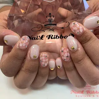 ネイル ネイルリボン 受付スタッフのネイルデザイン