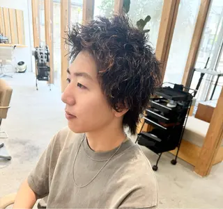 ショート パーマ メンズ 服部 雄輝のヘアスタイル