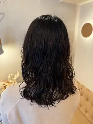 ロング 市原亮/塩釜口/ ツイスパ/波巻きのヘアスタイル