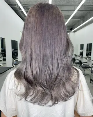 セミロング 手島 カミラのヘアスタイル
