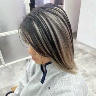 ミディアム 岸下 理緒のヘアスタイル