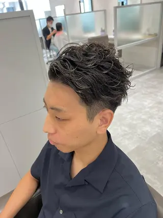 ショート カラー パーマ メンズ 関西センターパート メンズモデル募集のヘアスタイル