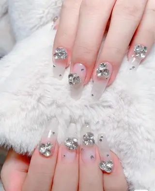 セミロング めぐみのネイルサロン スタッフ練習のネイルデザイン