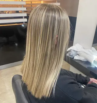 ロング カラー ヘアアレンジ 烏山 達也のヘアスタイル