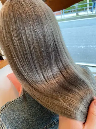 ロング カラー 西田 莉緒のヘアスタイル