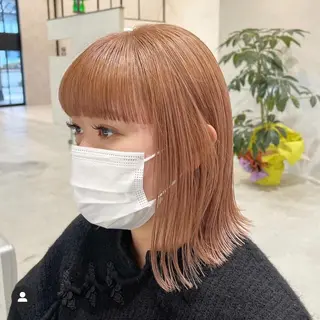 ミディアム カラー DEAN ISLA 大人レイヤーカットのヘアスタイル