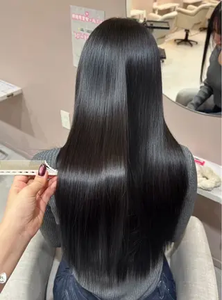 ロング じゅな /ツヤツヤな縮毛矯正のヘアスタイル