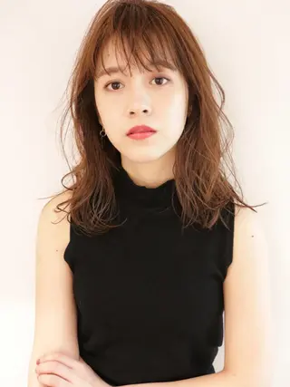 ミディアム カラー 安村 美奈のヘアスタイル