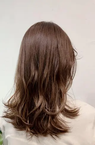 ミディアム 脇田 杏菜のヘアスタイル