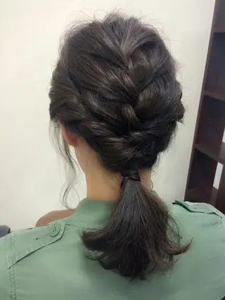 ミディアム セミロング ヘアアレンジ 沢田 瞳のヘアスタイル