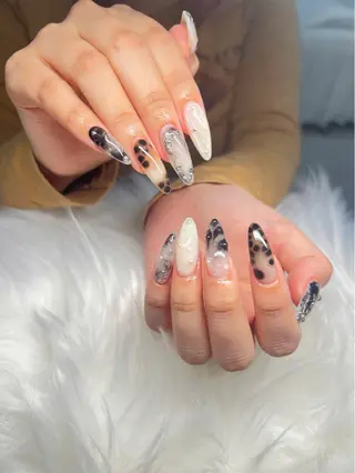 ネイル Lyna 池袋のネイルデザイン