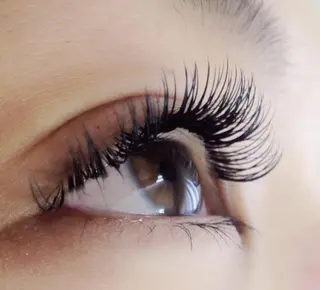 マツエク・マツパ まつ毛・眉毛専門店 DAYS青葉台の眉毛・アイブロウイメージ