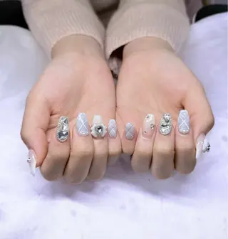 ネイル Lee Nailsのネイルデザイン
