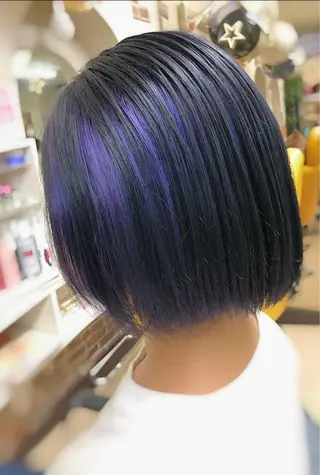 ショート カラー 岸田 梓武生のヘアスタイル