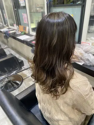 セミロング カラー 丸尾 沙弥香のヘアスタイル