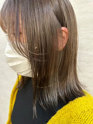 ミディアム カラー newi まーぼーのヘアスタイル