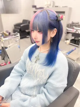 セミロング カラー 紺エクステ デザインカラーのヘアスタイル
