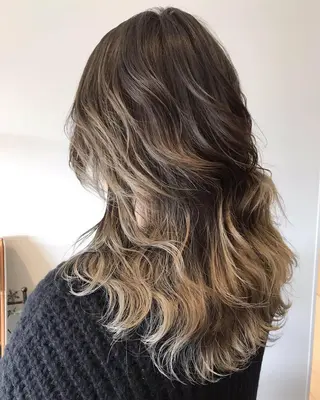 セミロング カラー 韓国風・ブリーチなし ・あり後藤 一斗店長のヘアスタイル