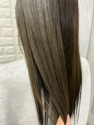 カラー 中山 千優のヘアスタイル