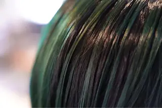 ミディアム カラー ルームスリー room3のヘアスタイル