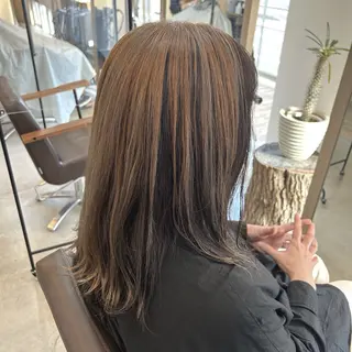 ミディアム 綿貫 美雪のヘアスタイル