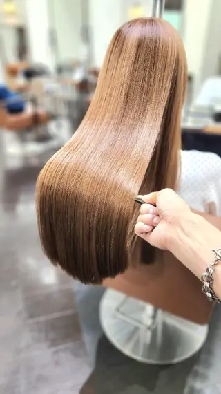 セミロング ヒロセ シュウジのヘアスタイル