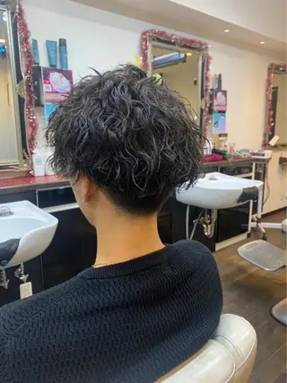 ショート パーマ メンズ 二本木 秀成のヘアスタイル
