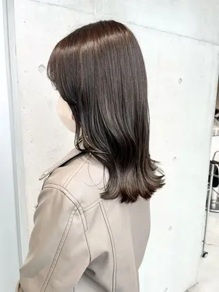 セミロング カラー ヘアアレンジ 透明感/オリーブ/ グレージュ/YUKAのヘアスタイル