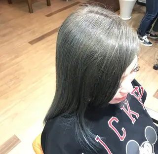 カラー 片山 霞のヘアスタイル