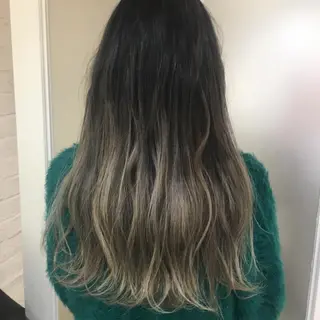 ロング カラー 加藤 あやみのヘアスタイル