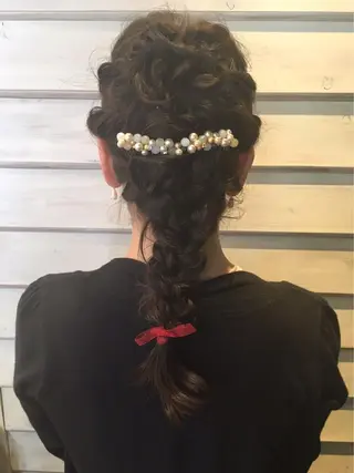 ロング カラー ヘアアレンジ 鍵山 千秋のヘアスタイル