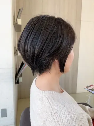 ショート カラー 新井優馬｜縮毛矯正/ 地毛風ストレートのヘアスタイル