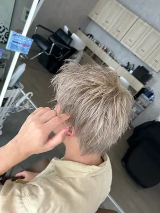 ショート カラー ilu by  Atmos所属・Kyota 西九条美容師のヘアスタイル