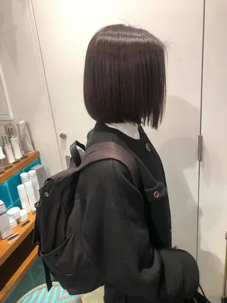 ショート カラー MIOベージュカラー 柔らかいカラーのヘアスタイル