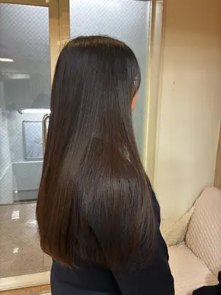 ロング トミオカ ノアのヘアスタイル