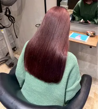 ロング カラー 紅/博多ブリーチ/ 暖色系カラーのヘアスタイル