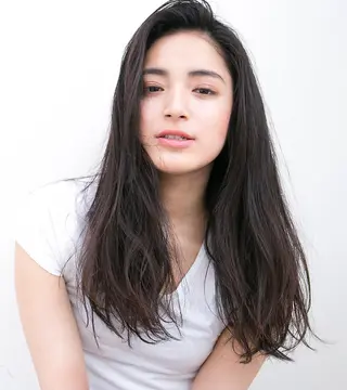 ロング 美髪矯正・レイヤー 倉友哉のヘアスタイル