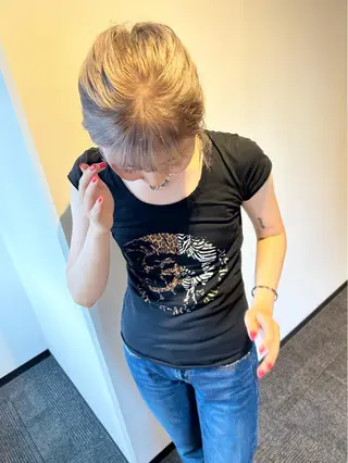 セミロング 髪と音処　マトぺ所属・デザインカラー/ボブ ブリーチカラー/ユリのヘアスタイル