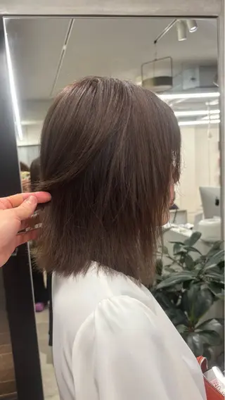 カラー 山本 美里亜のヘアスタイル