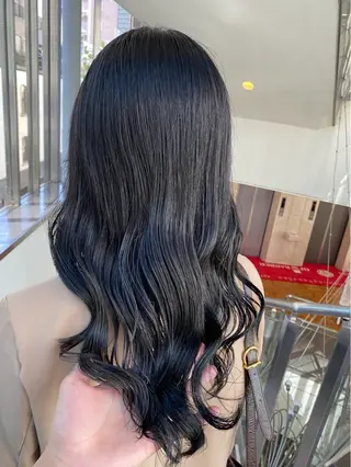 ロング カラー 廣瀬 奈緒のヘアスタイル