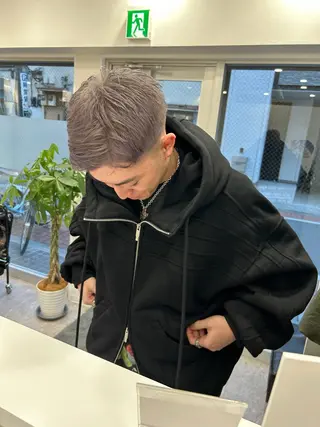 ショート カラー メンズ 秋津 琉花のヘアスタイル