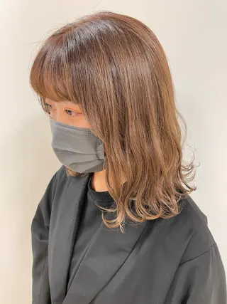 ミディアム カラー 顔まわりカット✄ ベージュカラー🧸のヘアスタイル
