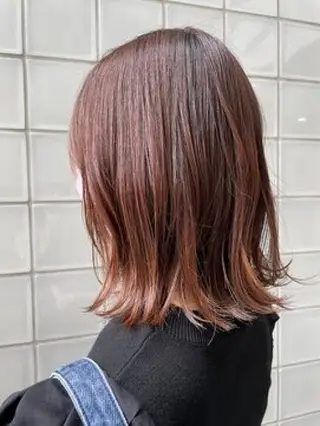 ミディアム カラー レイヤー・カット モデル・透明感カラーのヘアスタイル
