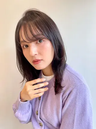 セミロング 山口 莉奈のヘアスタイル
