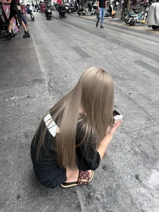 ロング カラー 盛れる上質ワンホン ヘア🤍YUME🤍のヘアスタイル