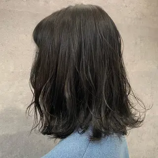 ミディアム カラー 𝑺𝒂𝒌𝒊 🩶マンツーマン施術のヘアスタイル