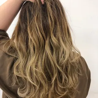 ロング カラー 三鷹で1番ショート ボブをカットする新谷のヘアスタイル